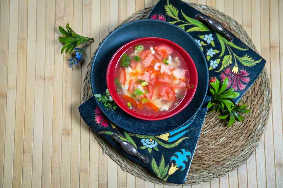 Yumurtalı Domates Çorbası